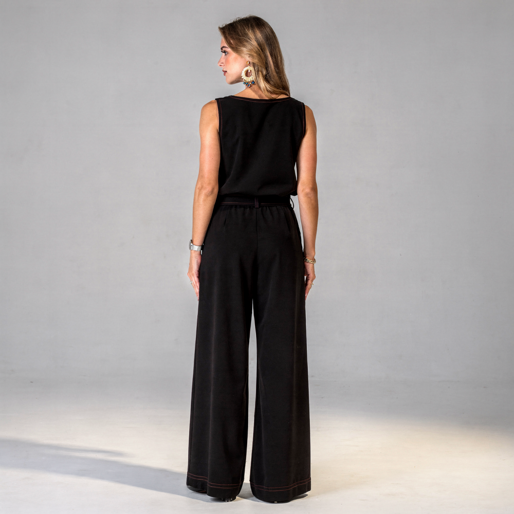 KIRMIZI DİKİŞ DETAYLI SİYAH PANTOLON