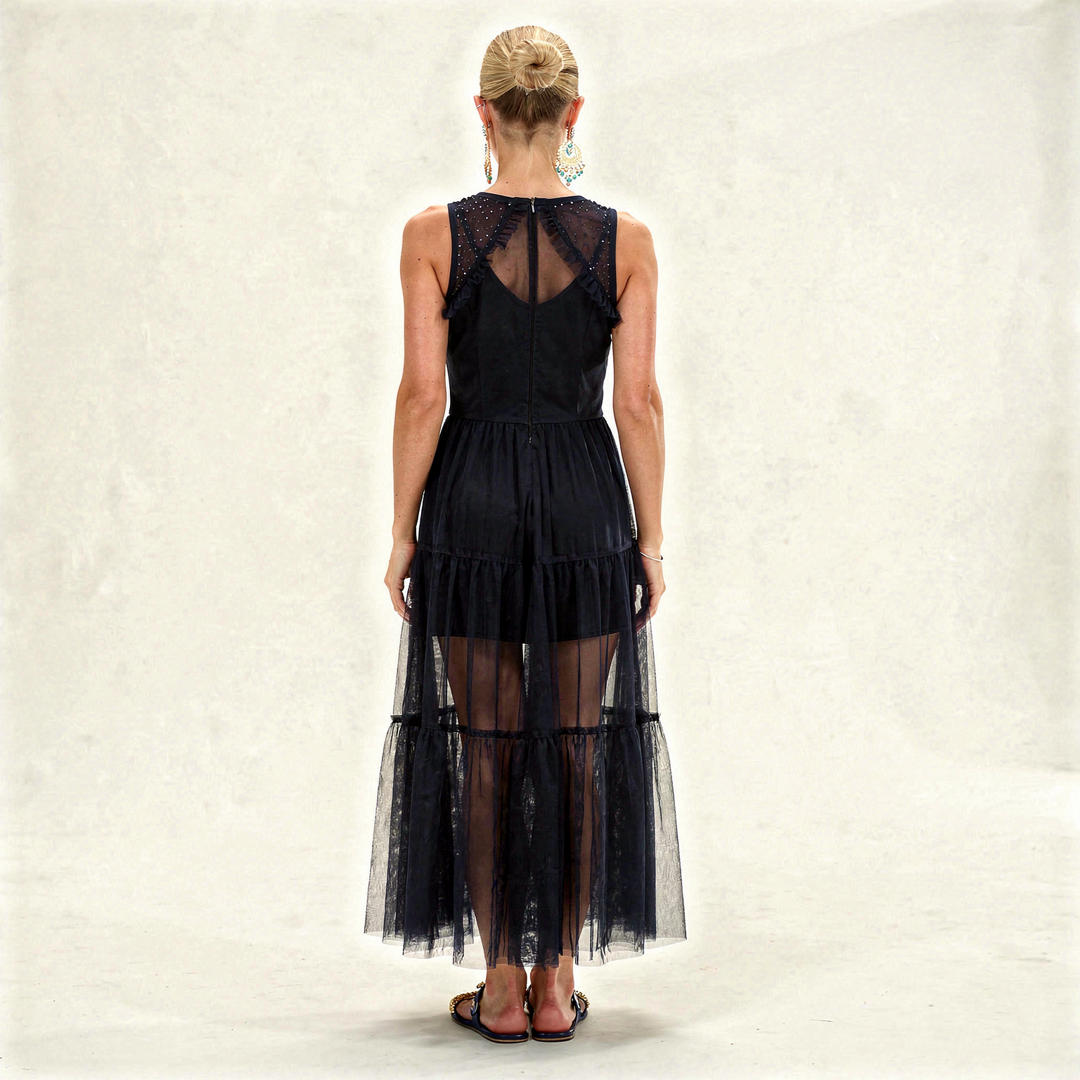 TAŞLI SİYAH TÜL ELBİSE